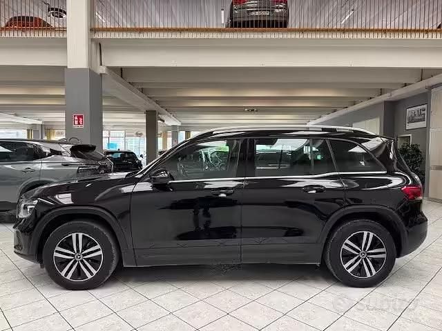 Usata Mercedes GLB180 Business 116 CV (85 kW) 2021 Nero SUV