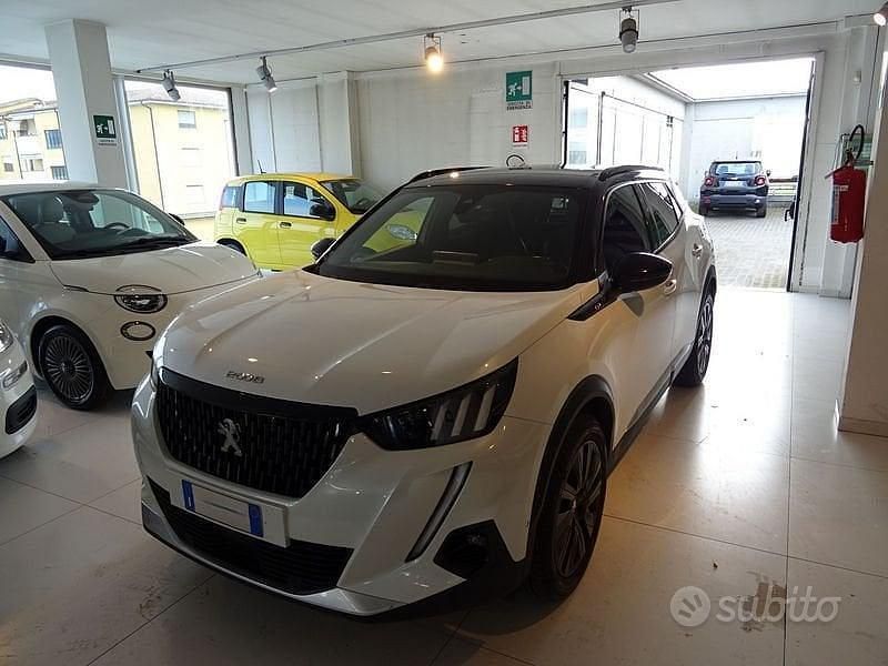 Usata Peugeot 2008 GT 131 CV (96 kW) 2021 Bianco SUV