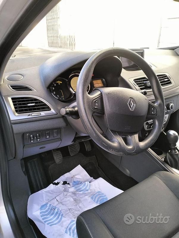 Usata Renault Mégane GrandTour 110 CV (80 kW) 2012 Grigio Station wagon