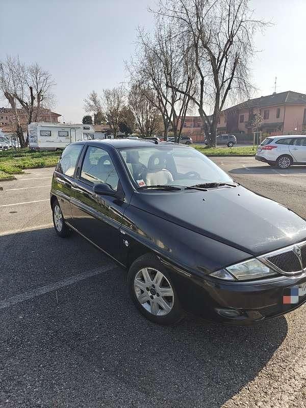 Usata Lancia Ypsilon 60 CV (44 kW) 2001 Utilitaria