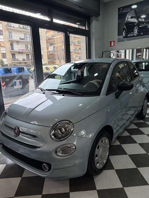 Blu/azzurro Usata 2023 Fiat 500 Utilitaria | 12.000 € (Buon prezzo) - Immagine 1/4
