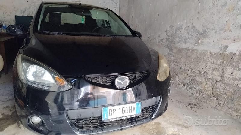 Usata Mazda 2 68 CV (50 kW) 2008 Nero Utilitaria