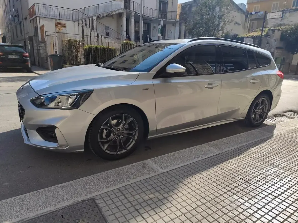 Usata Ford Focus ST-Line 120 CV (88 kW) 2019 Grigio Station wagon