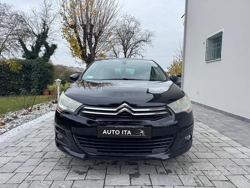 Nero Usata 2012 Citroën C4 Seduction Tre volumi | 4500 € (Buon prezzo) - Immagine 1/4