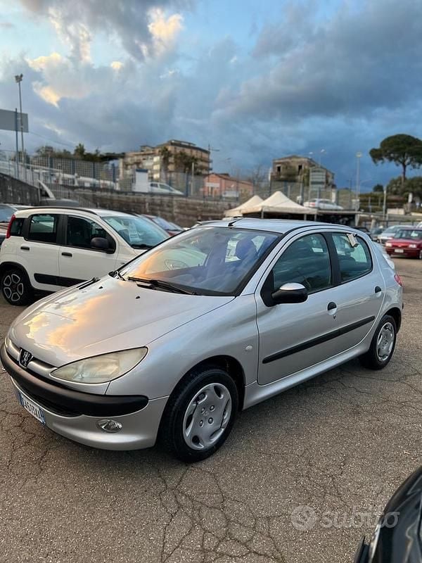 Usata Peugeot 206 60 CV (44 kW) 2002 Grigio Berlina