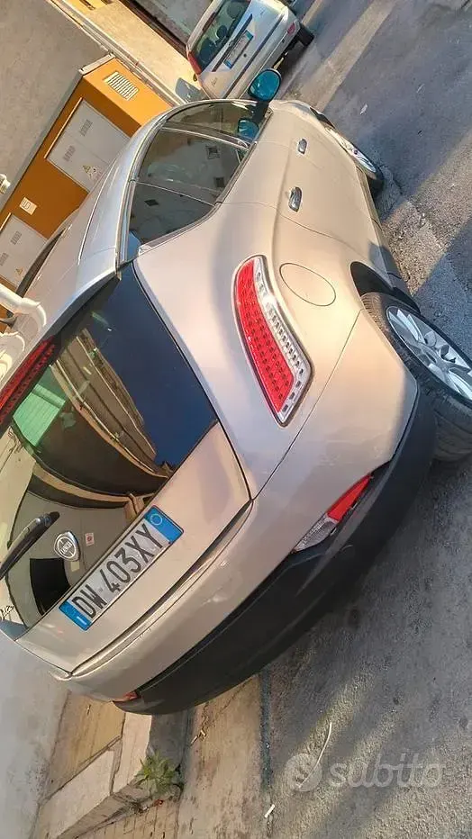 Usata Lancia Delta 120 CV (88 kW) 2009 Utilitaria
