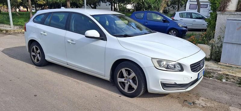 Usata Volvo V60 114 CV (83 kW) 2014 Bianco Station wagon