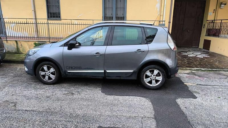 Usata Renault Scénic III 86 CV (63 kW) 2013 Grigio Monovolume