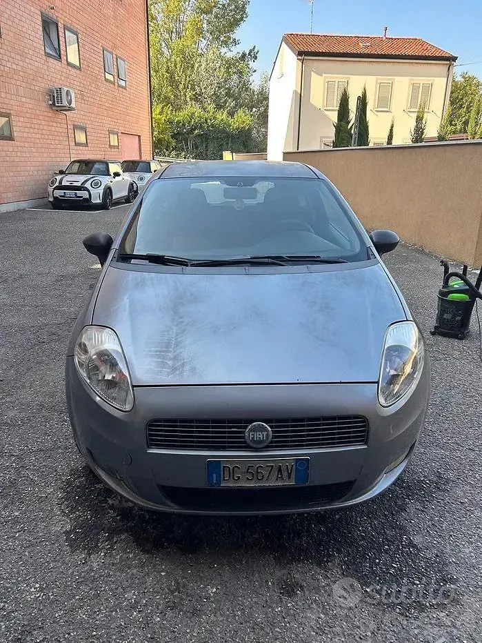 Usata Fiat Grande Punto Dynamic 65 CV (47 kW) 2007 Grigio Utilitaria