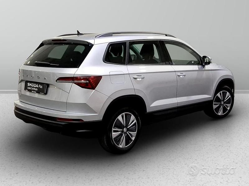 Usata Skoda Karoq Executive 116 CV (85 kW) 2023 Argento metallizzato SUV