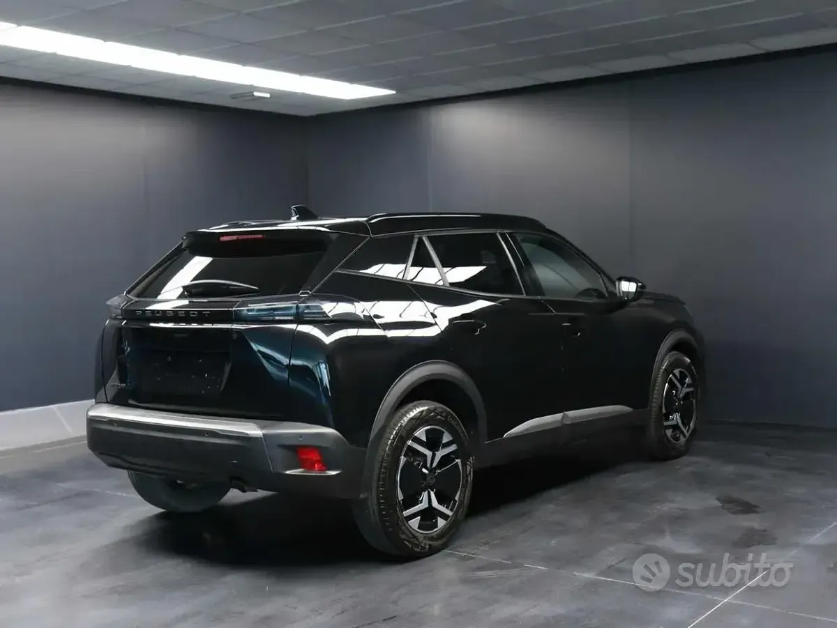 Usata Peugeot 2008 Allure 101 CV (74 kW) 2024 Nero SUV