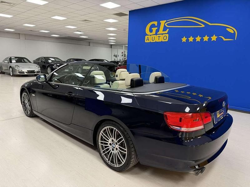 Usata BMW 325 Cabriolet 218 CV (160 kW) 2009 Monaco blue Cabrio
