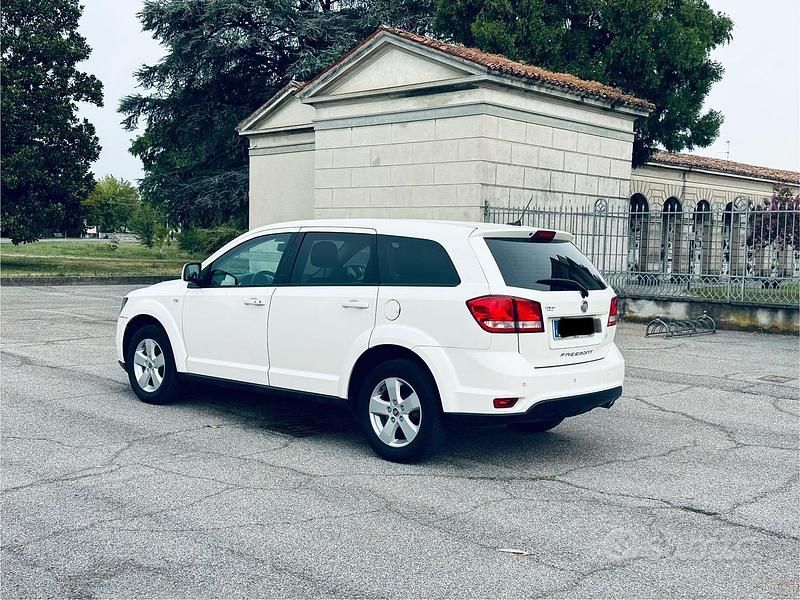 Usata 2013 Fiat Freemont SUV | 5900 € (Super prezzo) - Immagine 1/4