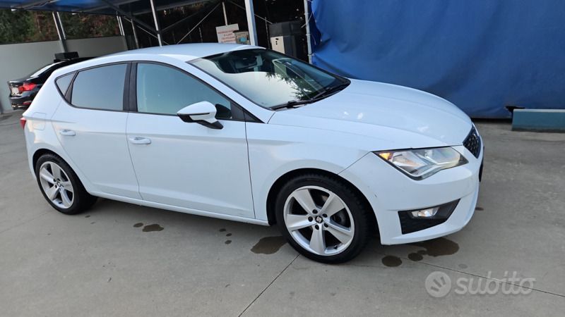 Bianco Usata 2014 Seat Leon FR Tre volumi | 7500 € (Buon prezzo) - Immagine 1/4
