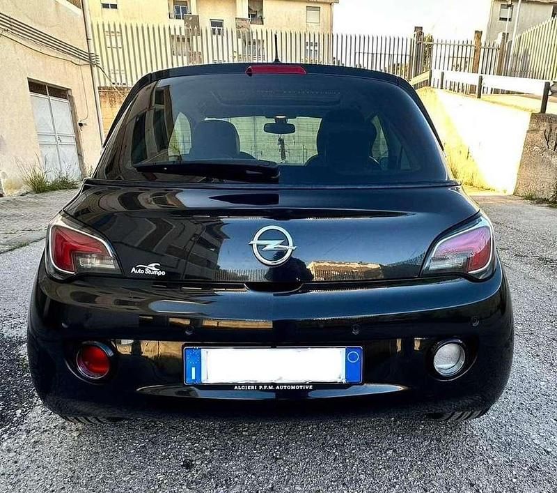Usata Opel Adam Glam 101 CV (74 kW) 2014 Utilitaria
