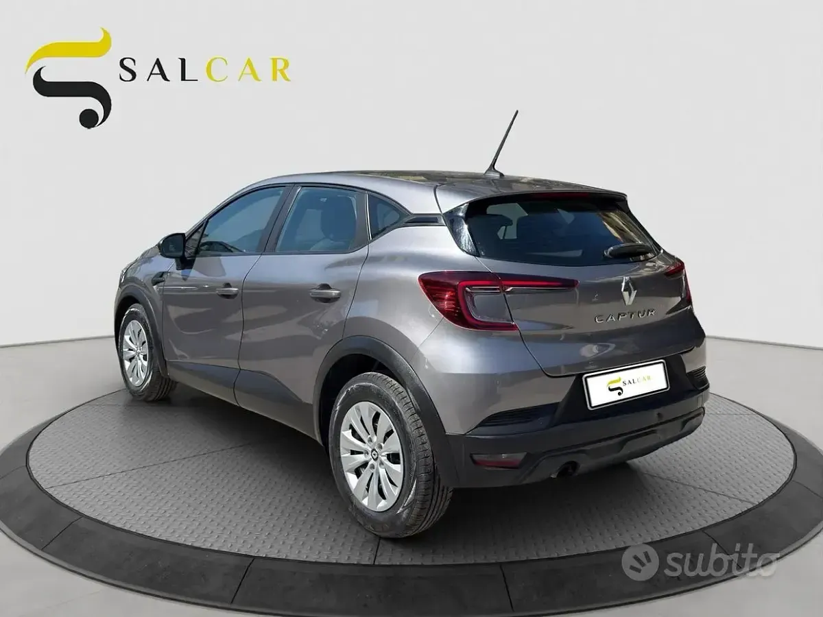 Usata Renault Captur Intens 95 CV (69 kW) 2021 Grigio SUV