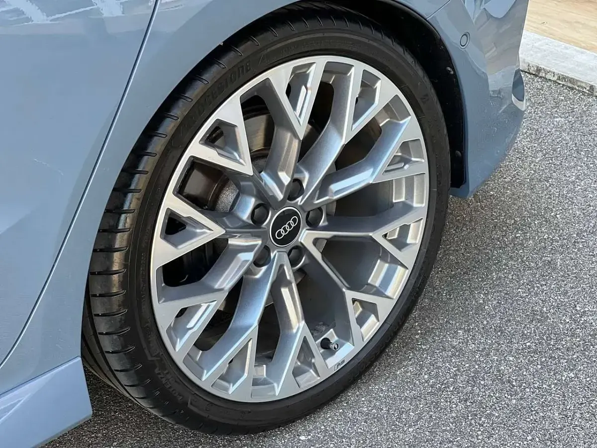 Usata Audi RS3 Performance 400 CV (294 kW) 2023 Grigio kemora cemento Berlina