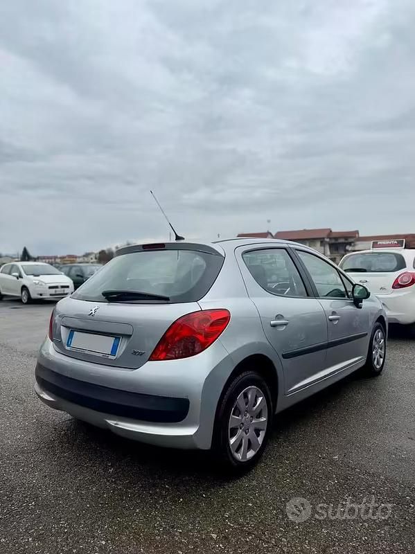 Usata Peugeot 207 75 CV (55 kW) 2007 Grigio Berlina