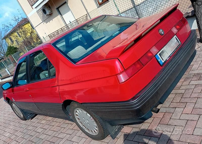 Usata Alfa Romeo 164 145 CV (106 kW) 1990 Rosso Berlina