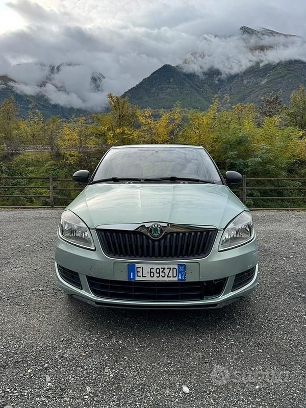 Verde Usata 2012 Skoda Fabia Due volumi | 2600 € (Super prezzo) - Immagine 1/4