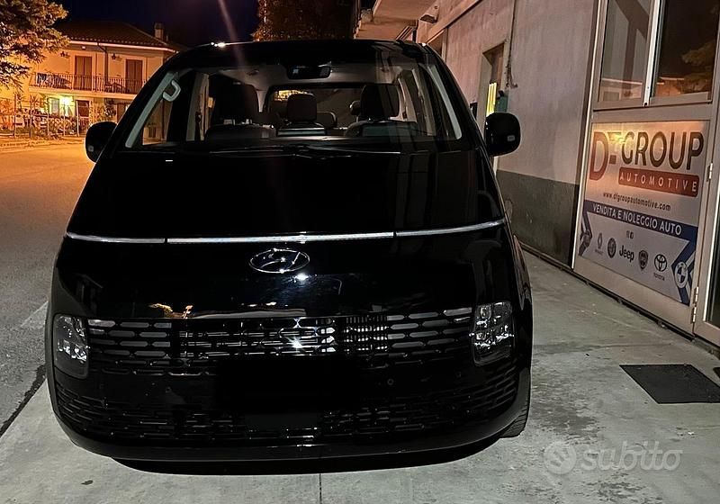 Nero Usata 2023 Hyundai Staria Monovolume | 32.000 € (Super prezzo) - Immagine 1/4