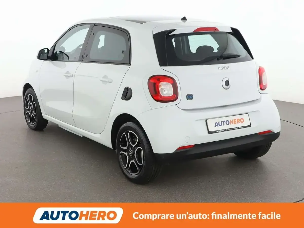 Usata Smart ForFour Electric Drive Passion 60 kW (82 CV) 2019 Bianco Utilitaria