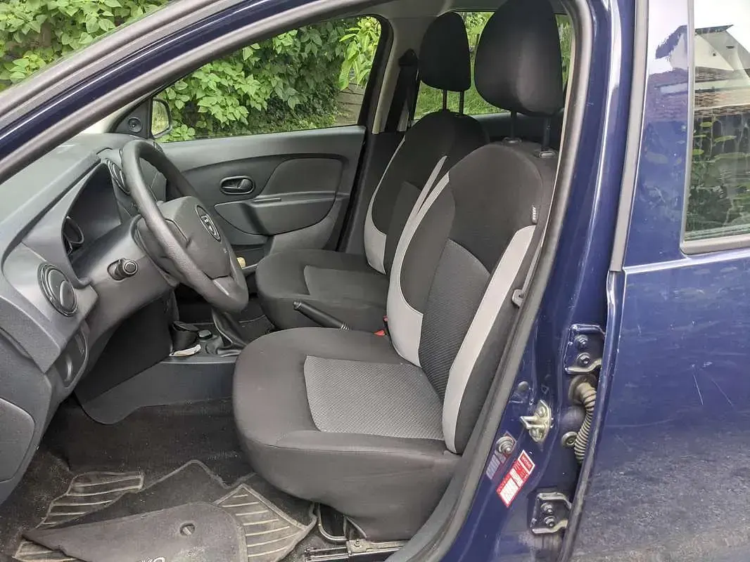 Usata Dacia Sandero Ambiance 73 CV (53 kW) 2015 Blu/azzurro Berlina