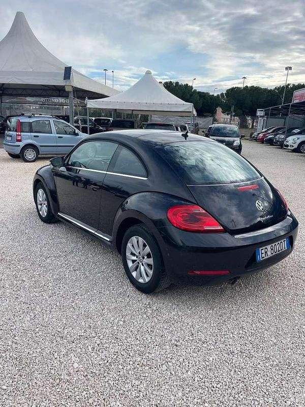 Usata VW Beetle Design 105 CV (77 kW) 2014 Nero Utilitaria