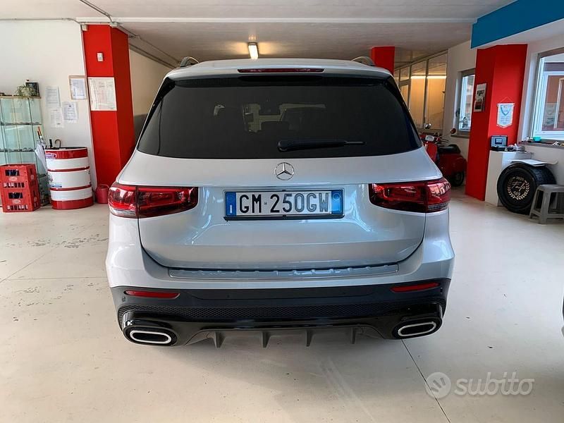 Usata Mercedes GLB200 Premium 149 CV (109 kW) 2023 Grigio SUV