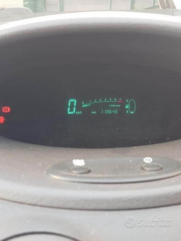 Usata Toyota Yaris 68 CV (50 kW) 1999 Blu Utilitaria