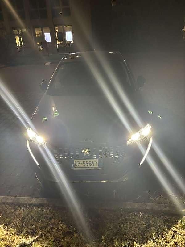 Usata Peugeot 208 Allure 101 CV (74 kW) 2023 Utilitaria