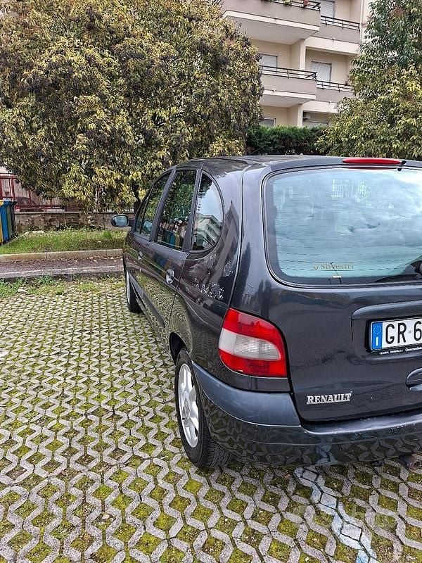 Usata Renault Scénic 2002 Monovolume