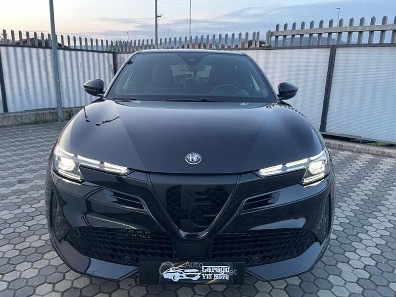 Nuova Alfa Romeo Junior Edizione Speciale 145 CV (106 kW) 2026 Nero SUV