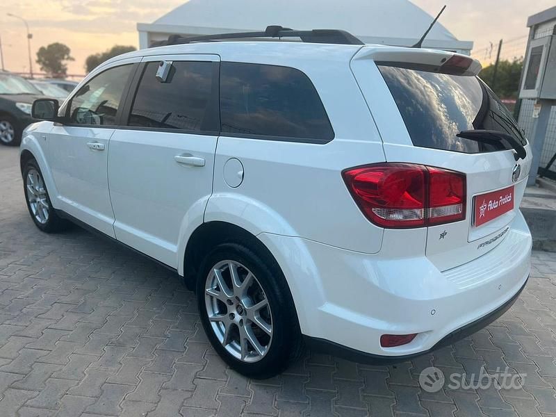 Usata Fiat Freemont Lounge 140 CV (102 kW) 2014 Bianco SUV