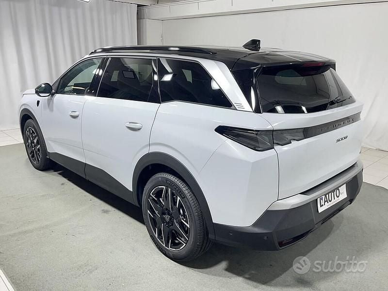 Nuova Peugeot 5008 GTi 136 CV (100 kW) 2025 Bianco SUV
