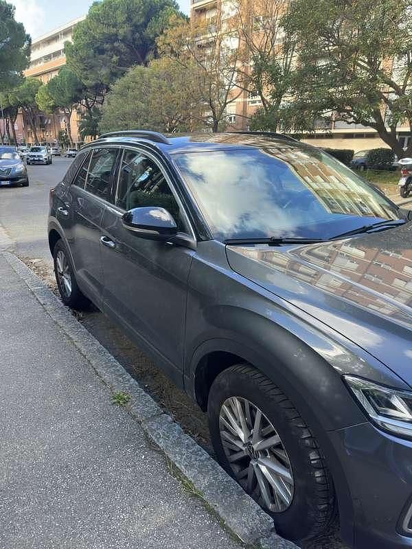 Usata VW T-Roc Life 116 CV (85 kW) 2023 Grigio SUV