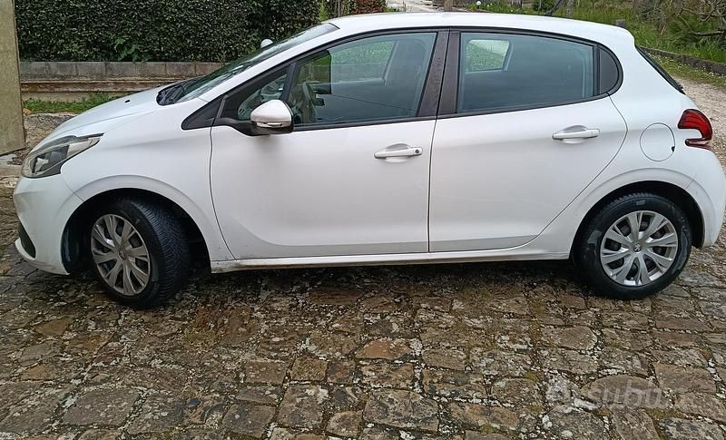 Usata Peugeot 208 2018 Bianco Utilitaria