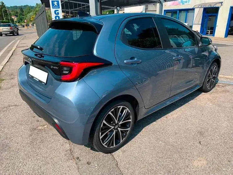 Nuova Toyota Yaris Hybrid 116 CV (85 kW) 2026 Blu Berlina