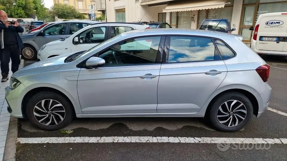 Begagnad VW Polo Life 90 HK (66 kW) 2023 Grå Halvkombi