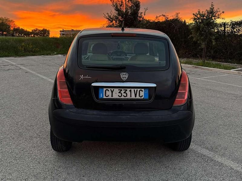 Usata Lancia Ypsilon 60 CV (44 kW) 2005 Nero Utilitaria