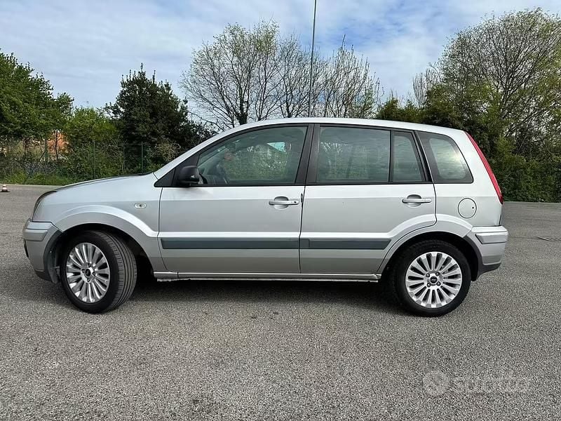 Usata Ford Fusion Titanium 80 CV (58 kW) 2009 Utilitaria