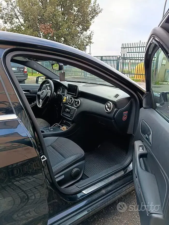 Usata Mercedes 180 109 CV (80 kW) 2015 Nero Berlina