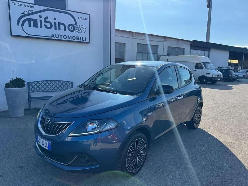 Usata Lancia Ypsilon Gold 69 CV (50 kW) 2022 Blu Utilitaria
