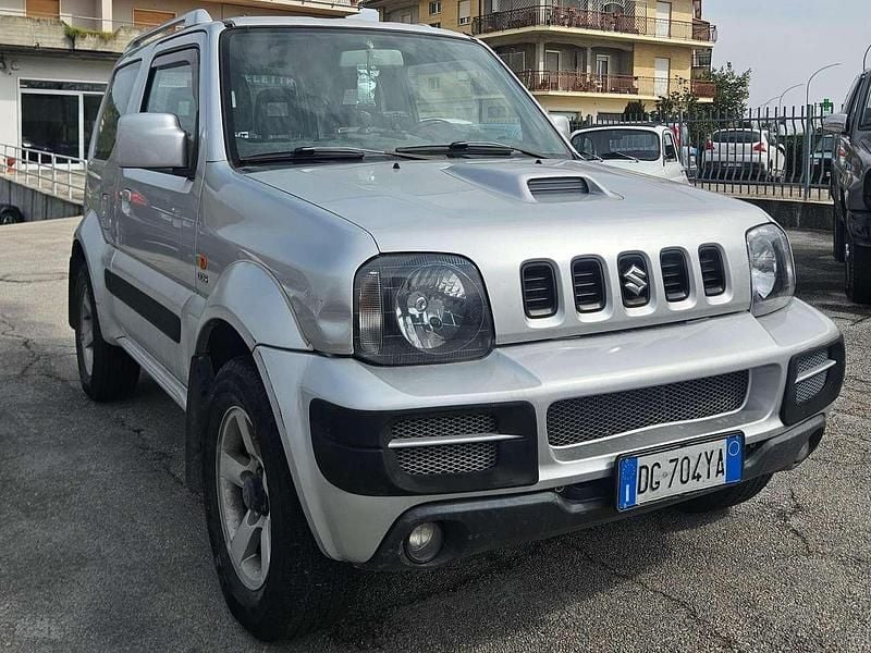 Usata Suzuki Jimny 86 CV (63 kW) 2007 Argento SUV