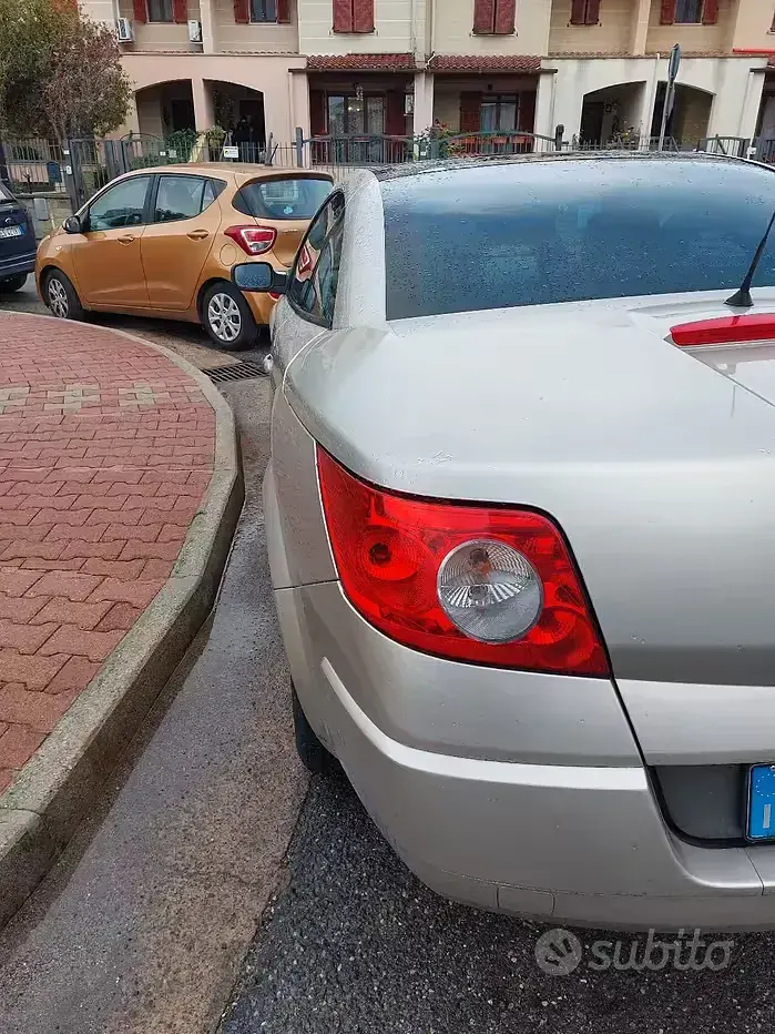 Usata Renault Mégane Cabriolet 130 CV (95 kW) 2007 Grigio Cabrio
