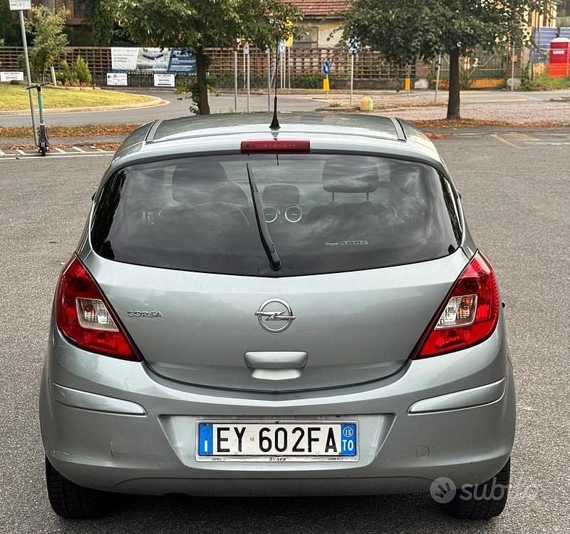 Usata Opel Corsa 85 CV (62 kW) 2015 Grigio Utilitaria