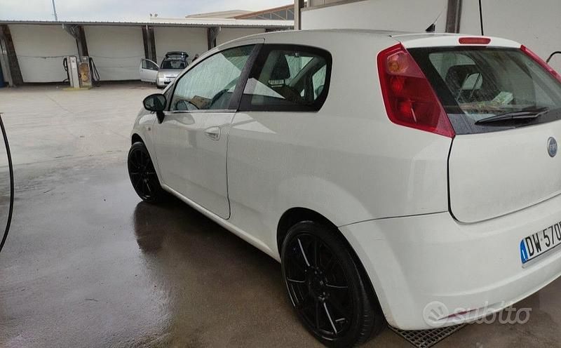 Usata Fiat Grande Punto 75 CV (55 kW) 2007 Utilitaria