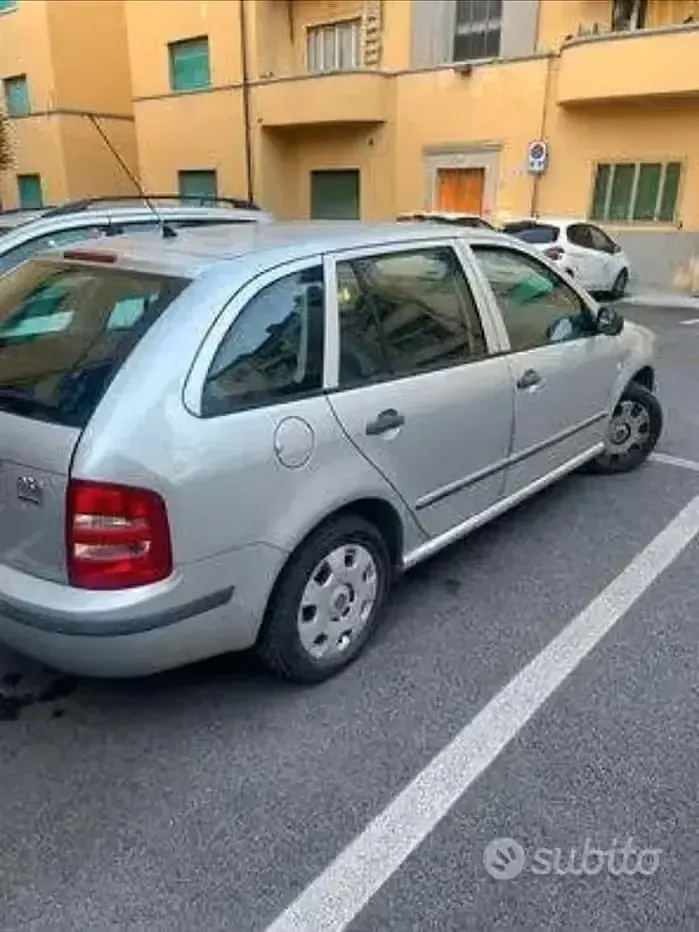 Usata Skoda Fabia 68 CV (50 kW) 2002 Grigio Station wagon