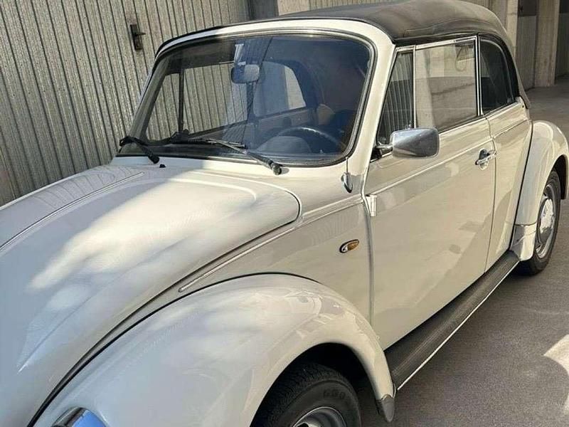 Usata VW Käfer 35 CV (25 kW) 1977 Bianco Cabrio