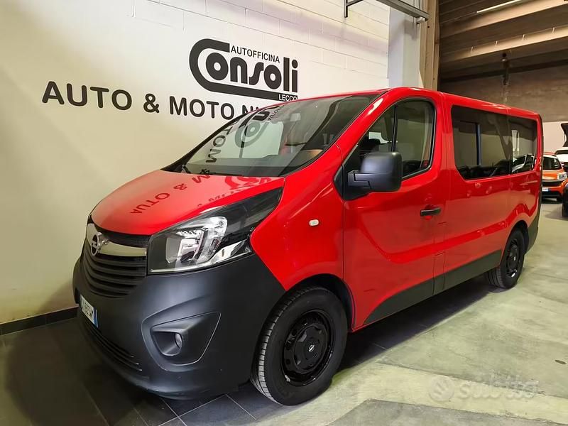 Usata Opel Vivaro 95 CV (69 kW) 2016 Rosso Monovolume